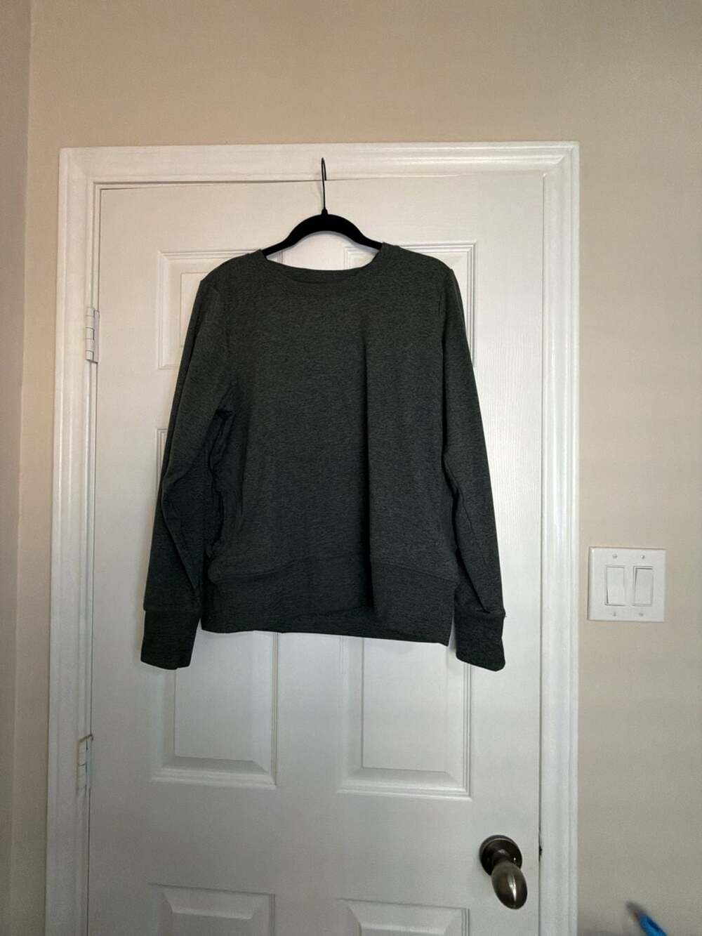 Gaiam Dark Green Heather Crew Neck Long Sleeve Sweatshirt with Pockets